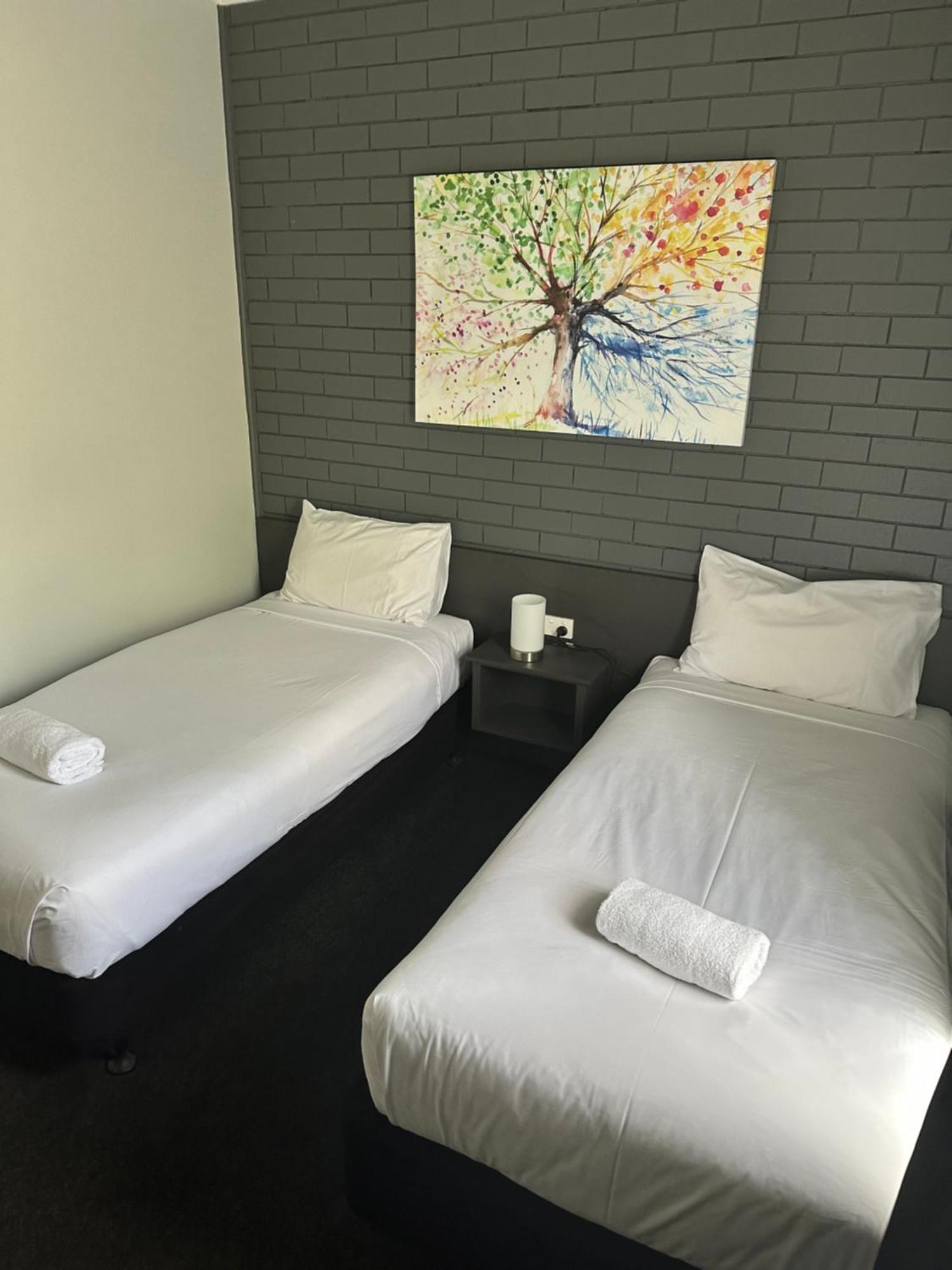 Blue Violet Motor Inn トゥーンバ エクステリア 写真